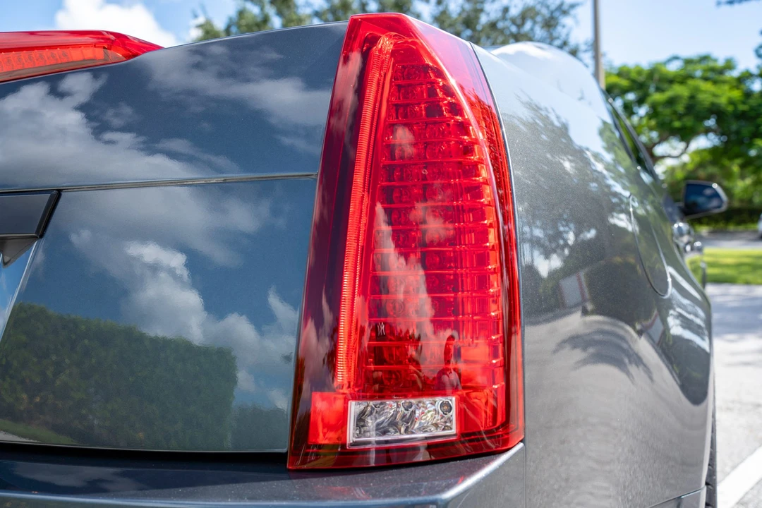 2009 Cadillac CTS-V 2nd Gen - Image 15 of 31