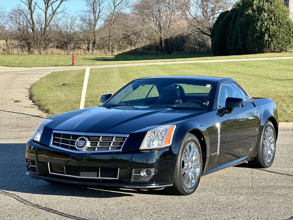 2009 Cadillac XLR - Image 22 of 31