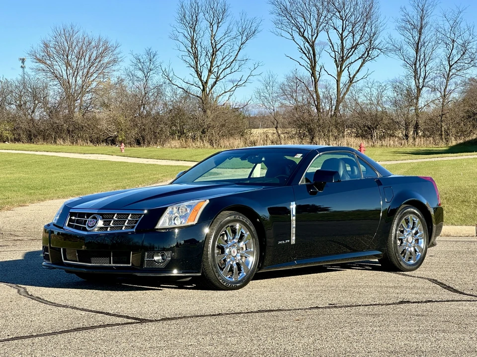 2009 Cadillac XLR - Image 24 of 31