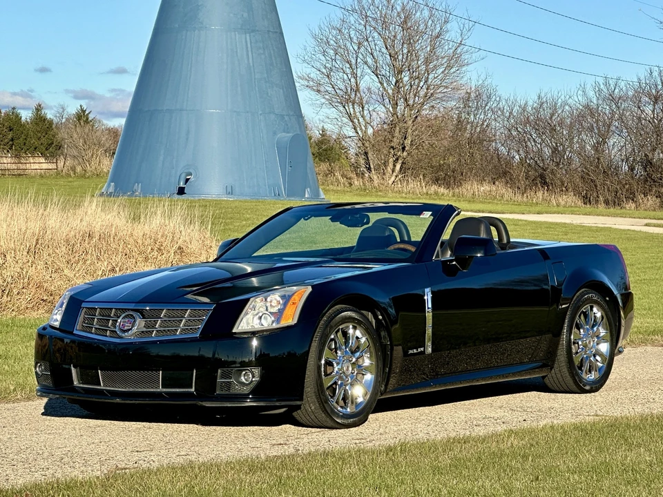 2009 Cadillac XLR - Image 9 of 31