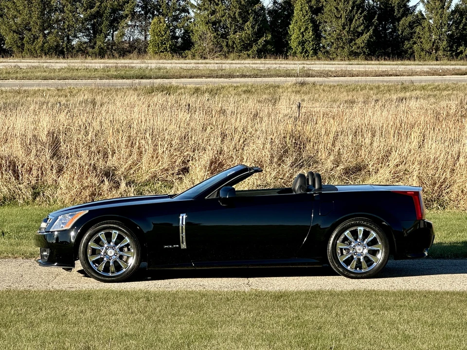 2009 Cadillac XLR - Image 12 of 31