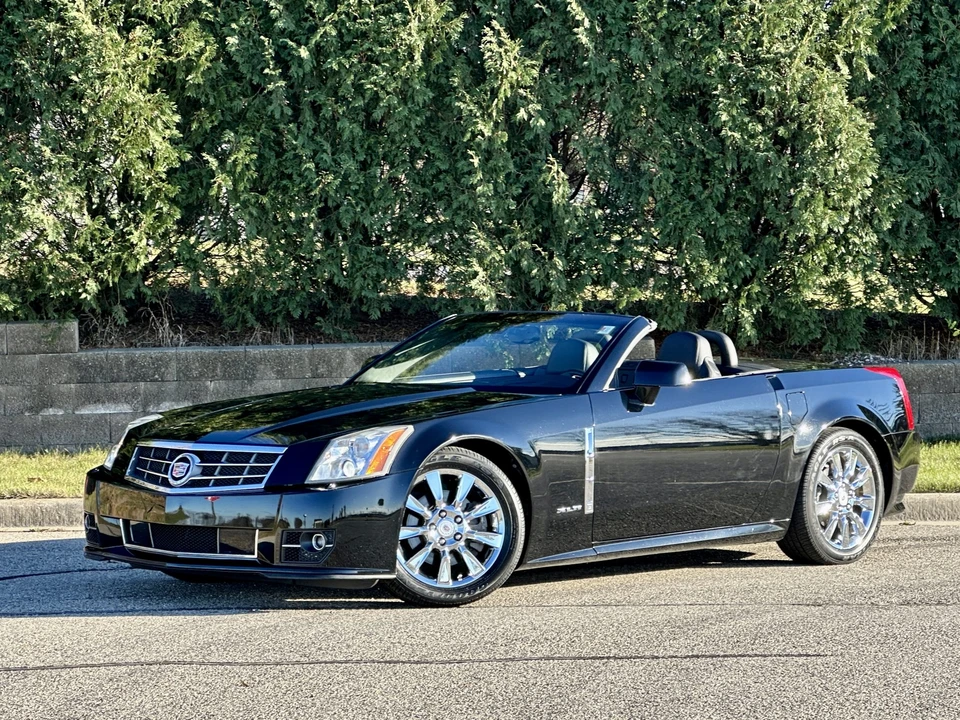 2009 Cadillac XLR - Image 7 of 31