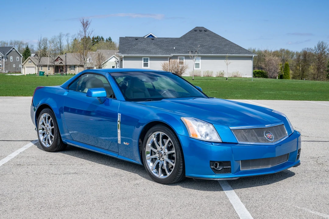 2009 Cadillac XLR-V - Image 4 of 31