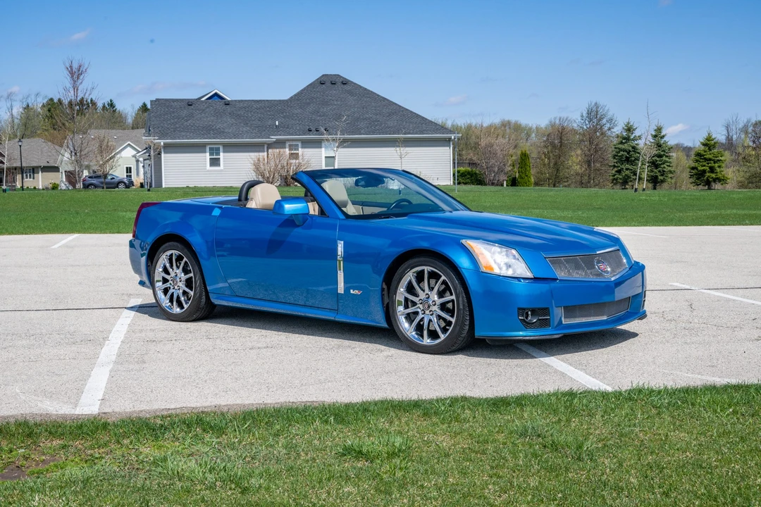 2009 Cadillac XLR-V - Image 13 of 31