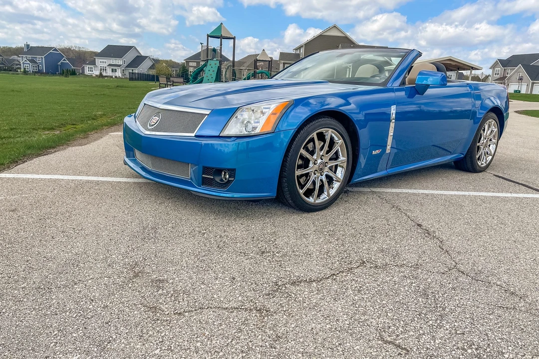 2009 Cadillac XLR-V - Image 10 of 31