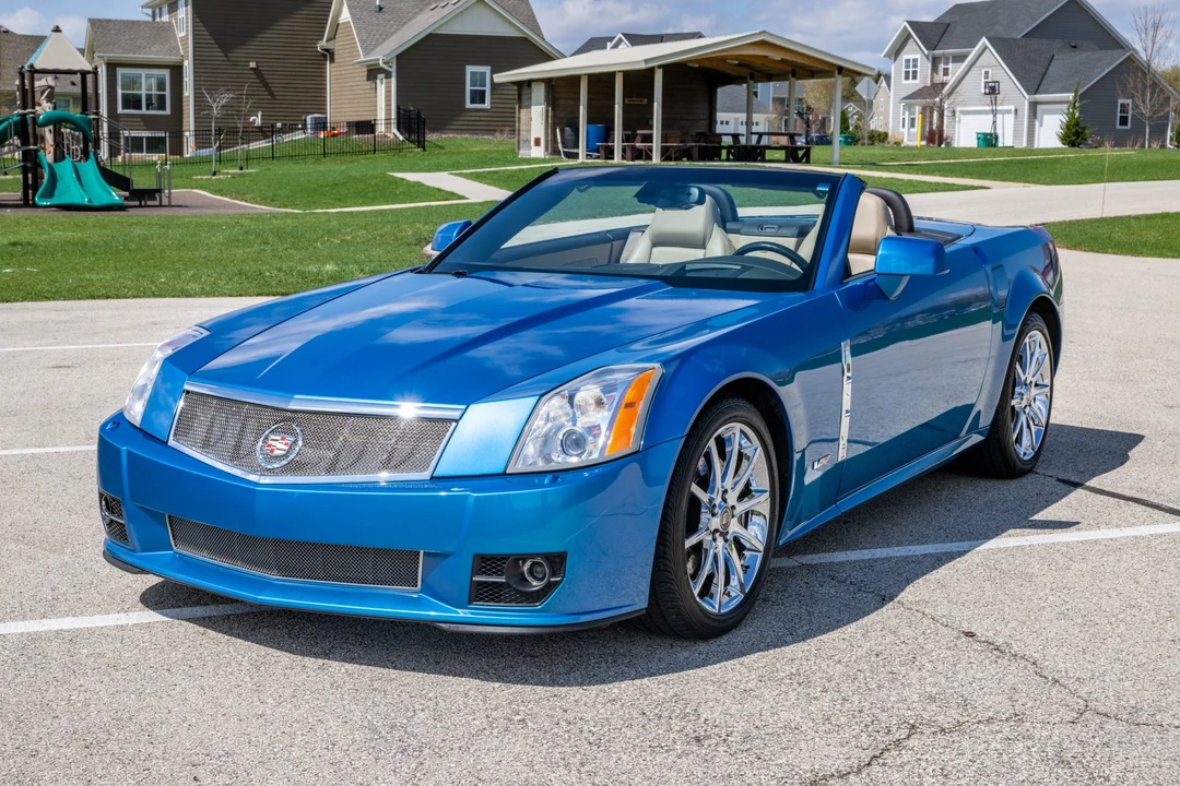 2009 Cadillac XLR-V - Image 11 of 31