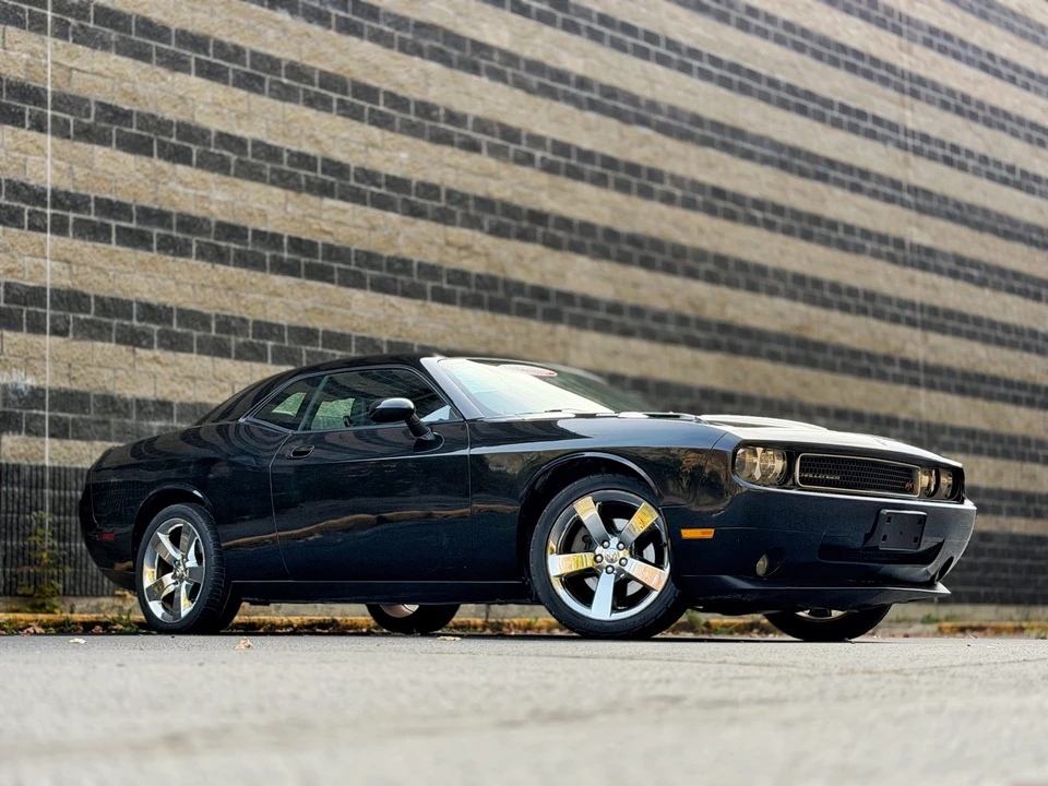 2010 Dodge Challenger 3rd Gen - Image 7 of 31