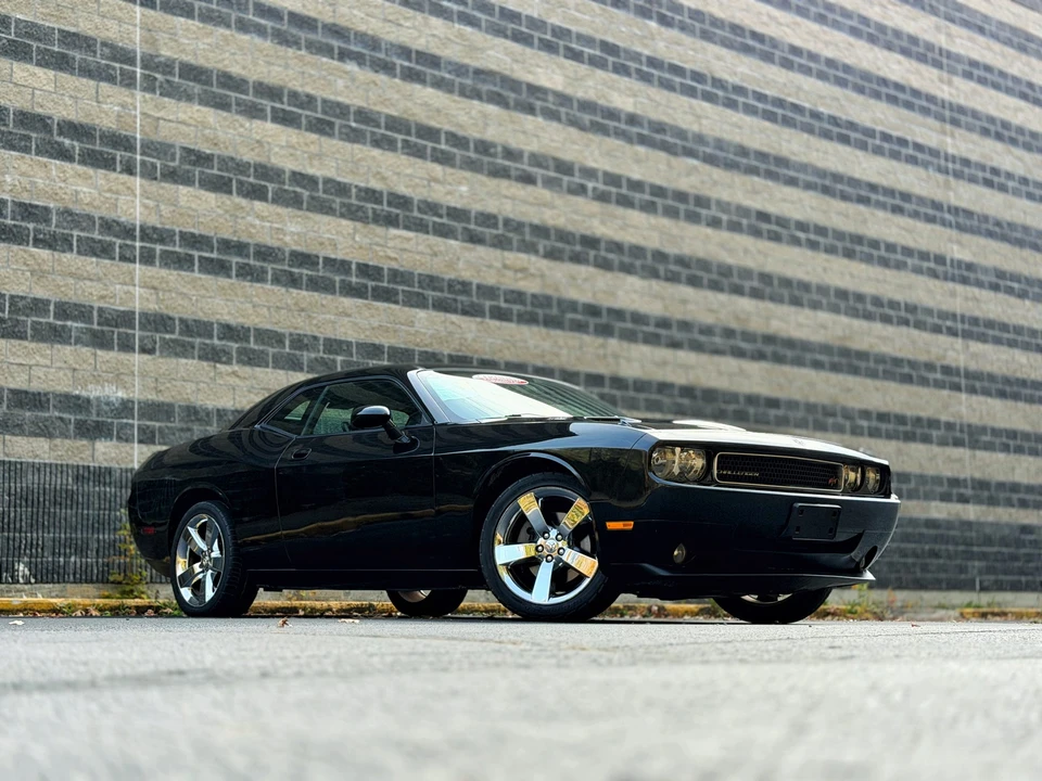 2010 Dodge Challenger 3rd Gen - Image 8 of 31