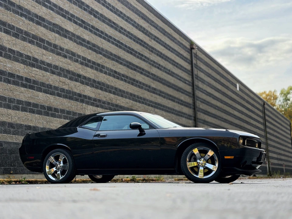 2010 Dodge Challenger 3rd Gen - Image 11 of 31