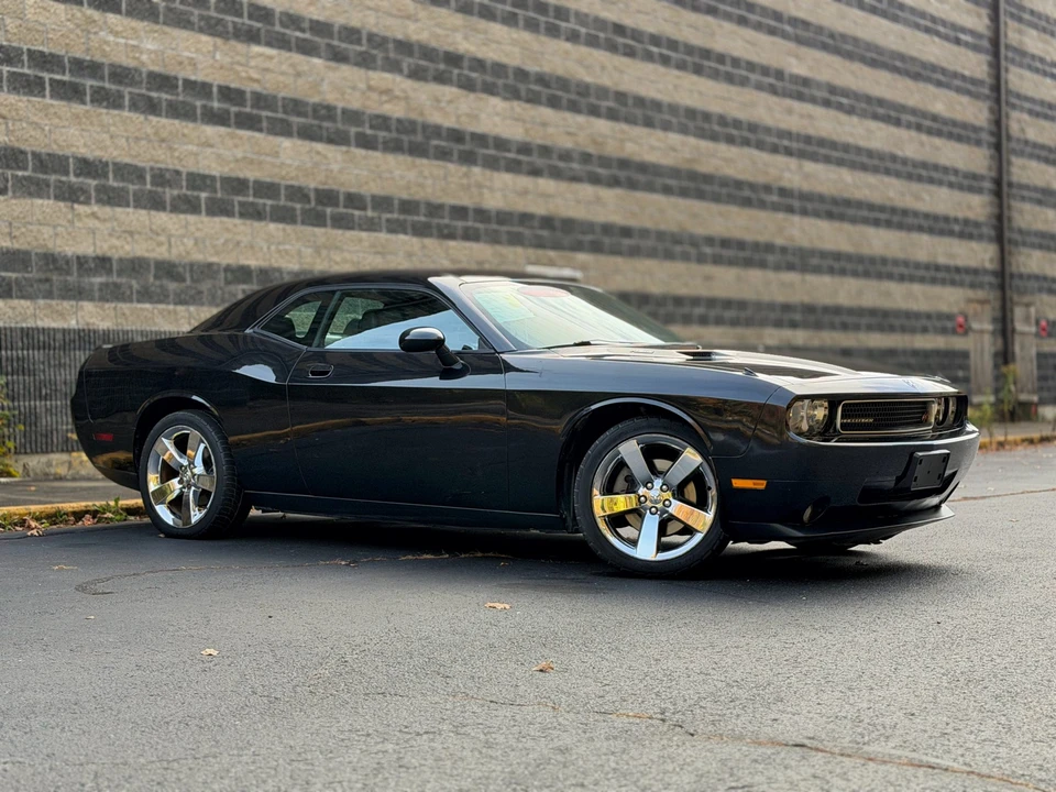 2010 Dodge Challenger 3rd Gen - Image 9 of 31