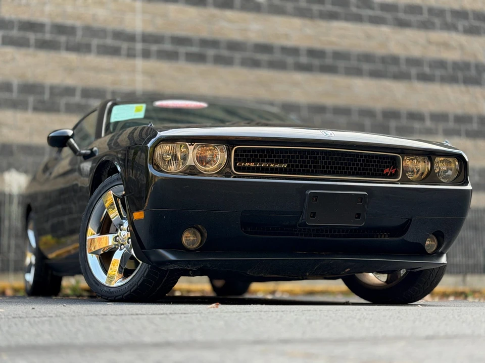 2010 Dodge Challenger 3rd Gen - Image 4 of 31