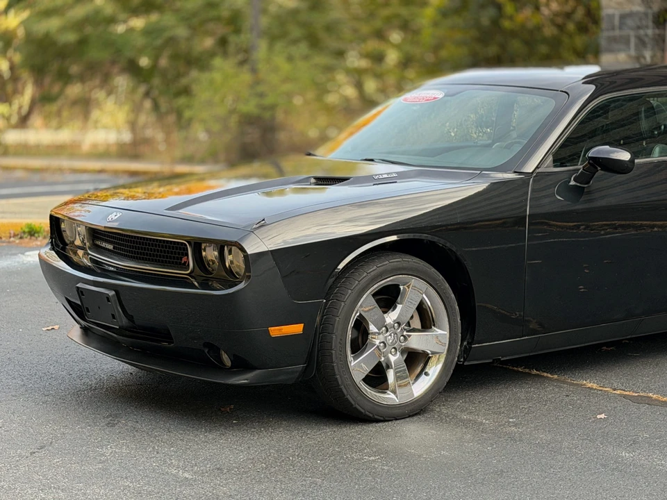 2010 Dodge Challenger 3rd Gen - Image 24 of 31