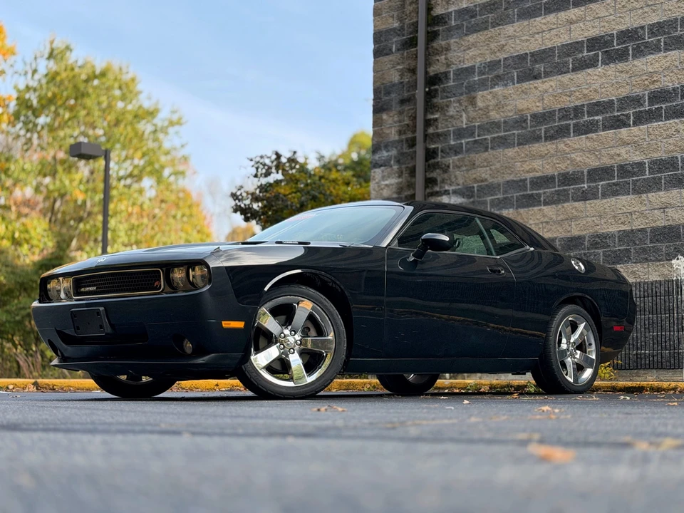 2010 Dodge Challenger 3rd Gen - Image 20 of 31