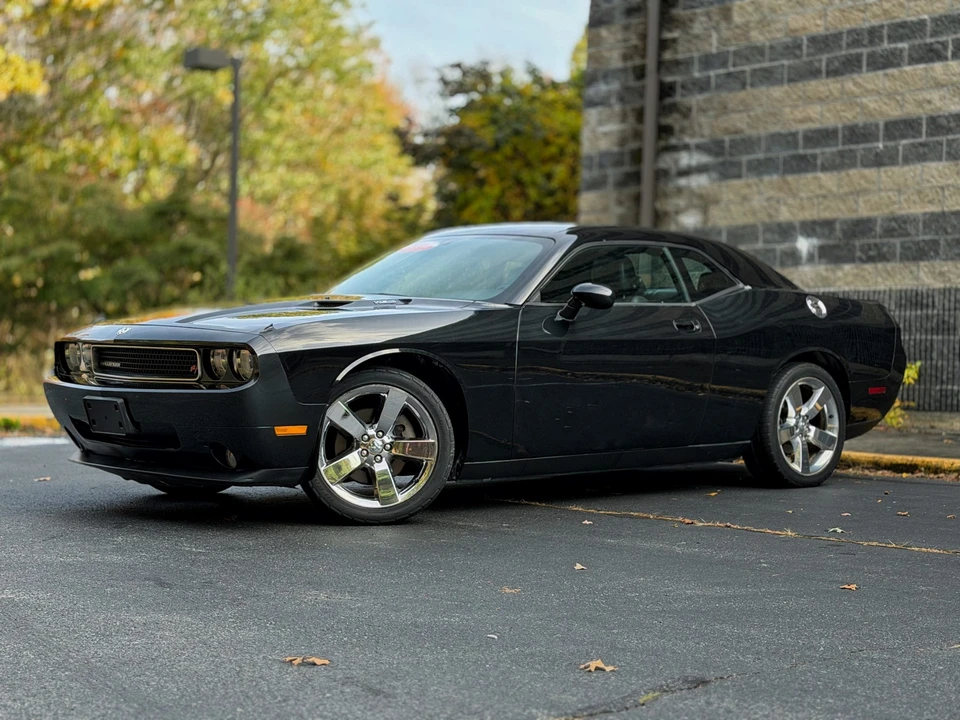2010 Dodge Challenger 3rd Gen - Image 19 of 31