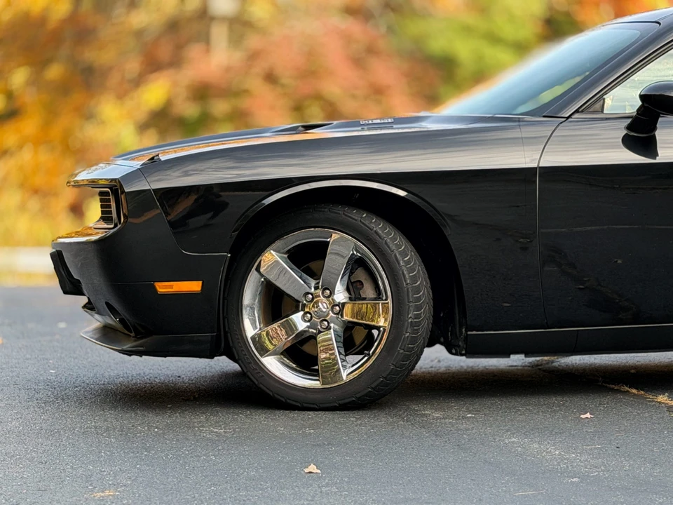 2010 Dodge Challenger 3rd Gen - Image 25 of 31