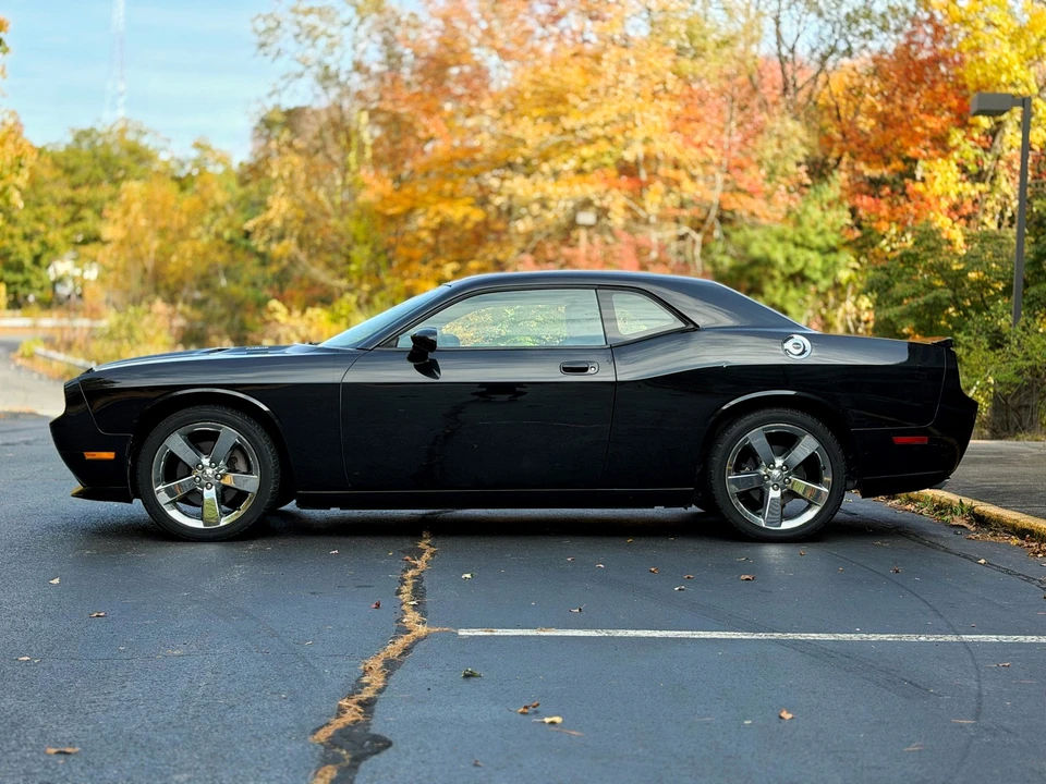 2010 Dodge Challenger 3rd Gen - Image 17 of 31