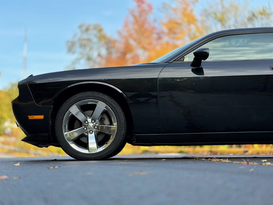 2010 Dodge Challenger 3rd Gen - Image 27 of 31