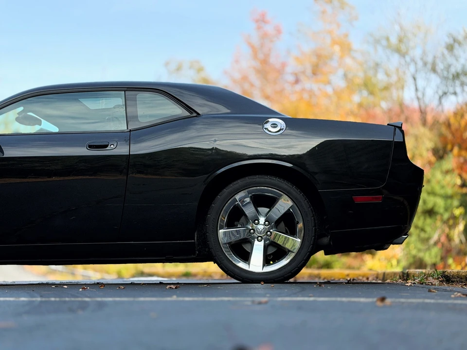 2010 Dodge Challenger 3rd Gen - Image 28 of 31