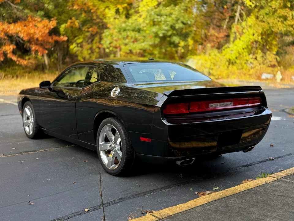 2010 Dodge Challenger 3rd Gen - Image 15 of 31