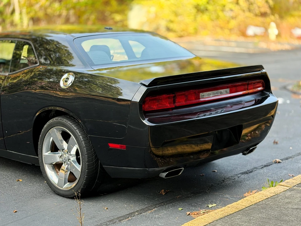2010 Dodge Challenger 3rd Gen - Image 30 of 31