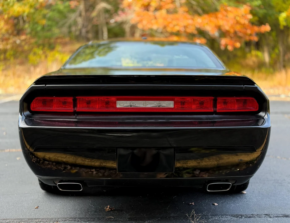 2010 Dodge Challenger 3rd Gen - Image 14 of 31