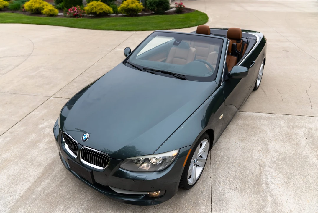 2011 BMW E93 3 Series Convertible - Image 16 of 31