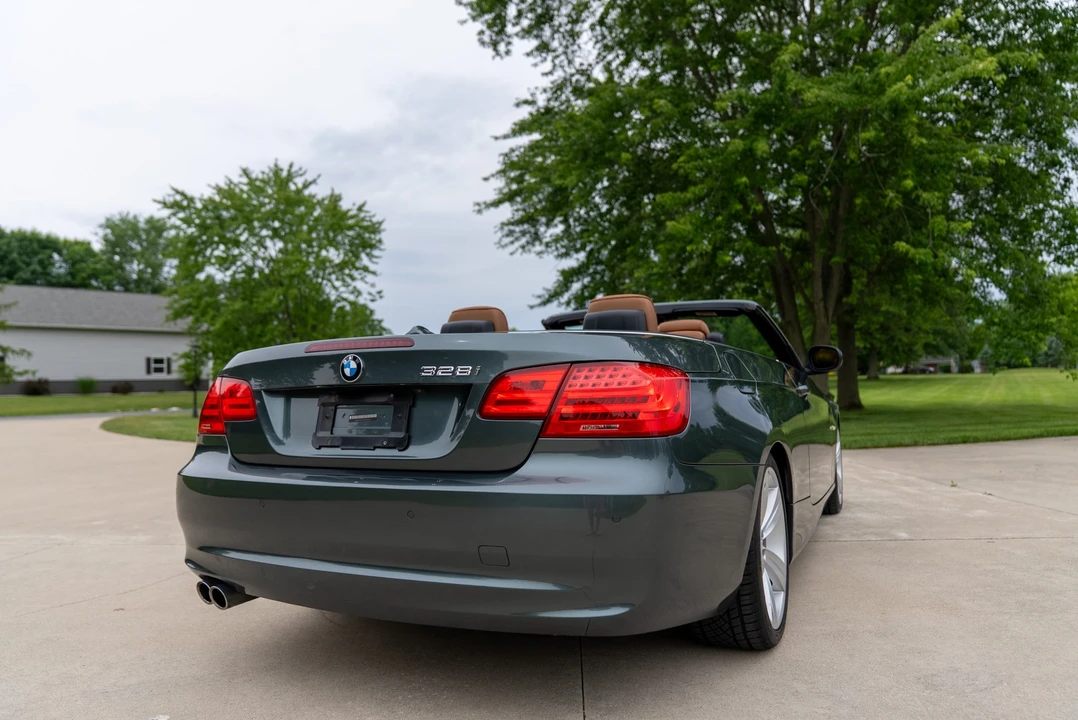 2011 BMW E93 3 Series Convertible - Image 10 of 31