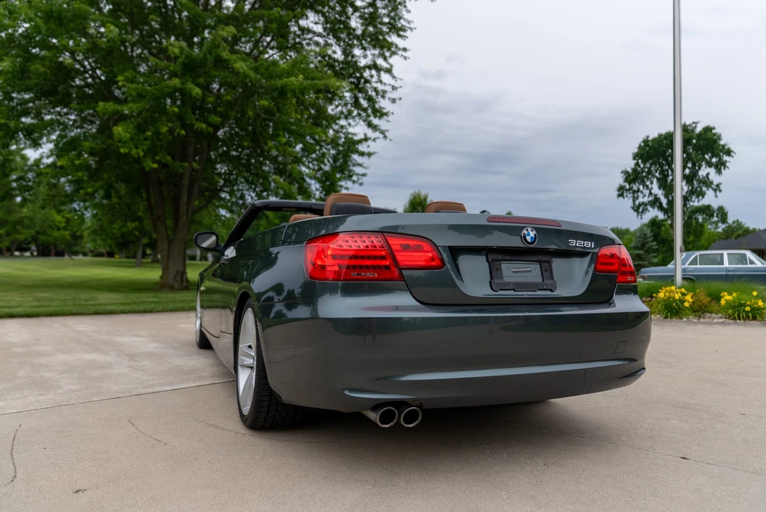 2011 BMW E93 3 Series Convertible - Image 12 of 31