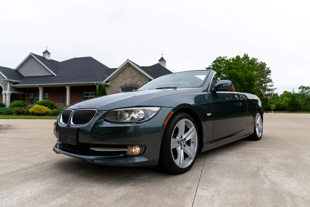 2011 BMW E93 3 Series Convertible - Image 15 of 31