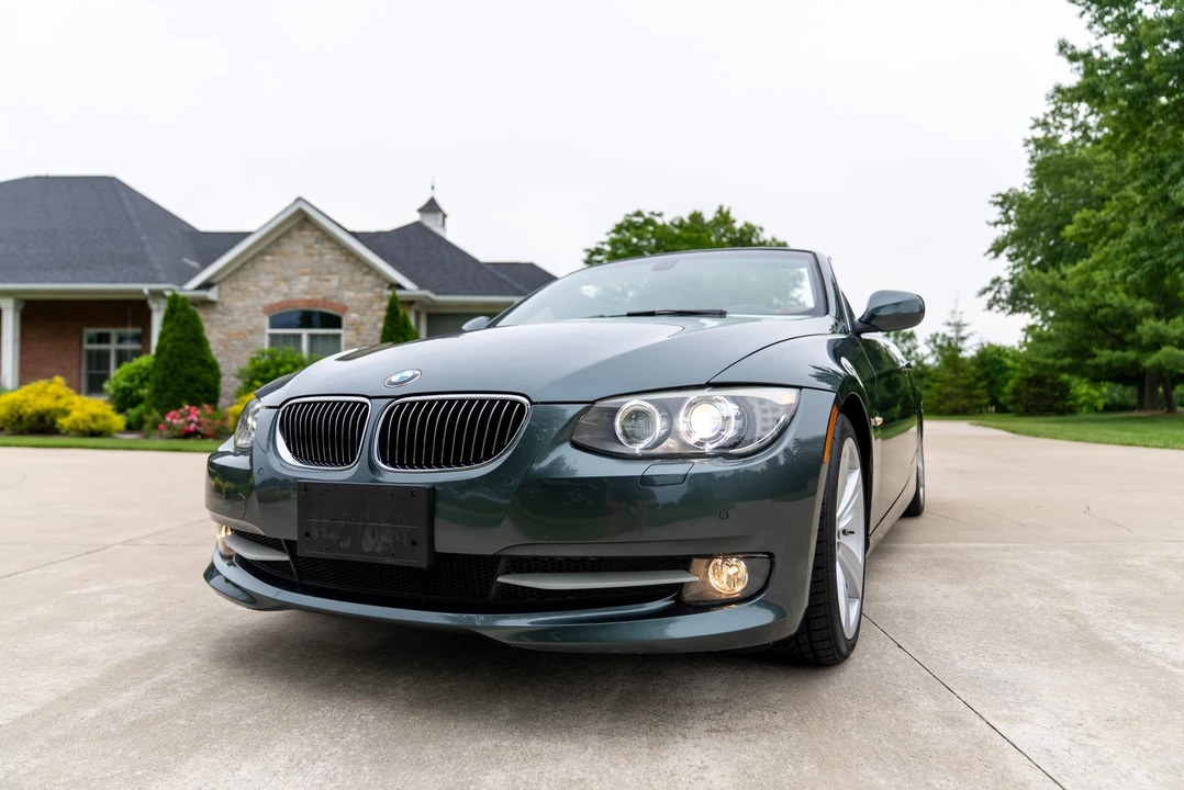 2011 BMW E93 3 Series Convertible - Image 4 of 31