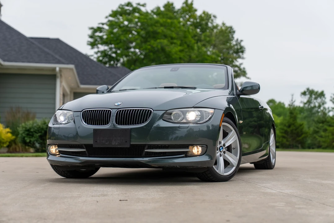 2011 BMW E93 3 Series Convertible - Image 3 of 31
