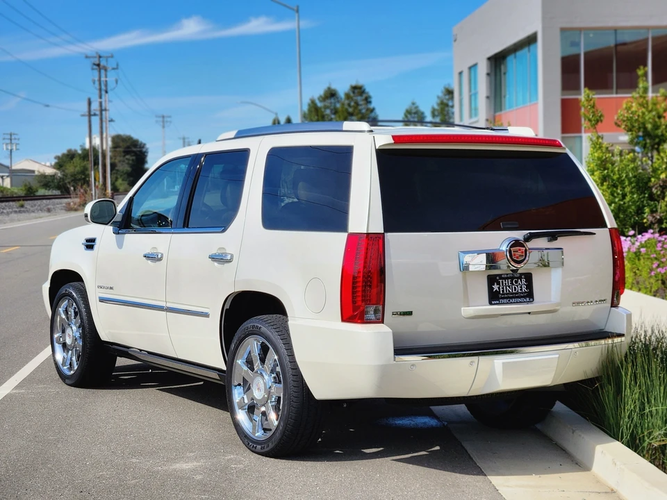 2011 Cadillac Escalade & EXT 3rd Gen - Image 17 of 31