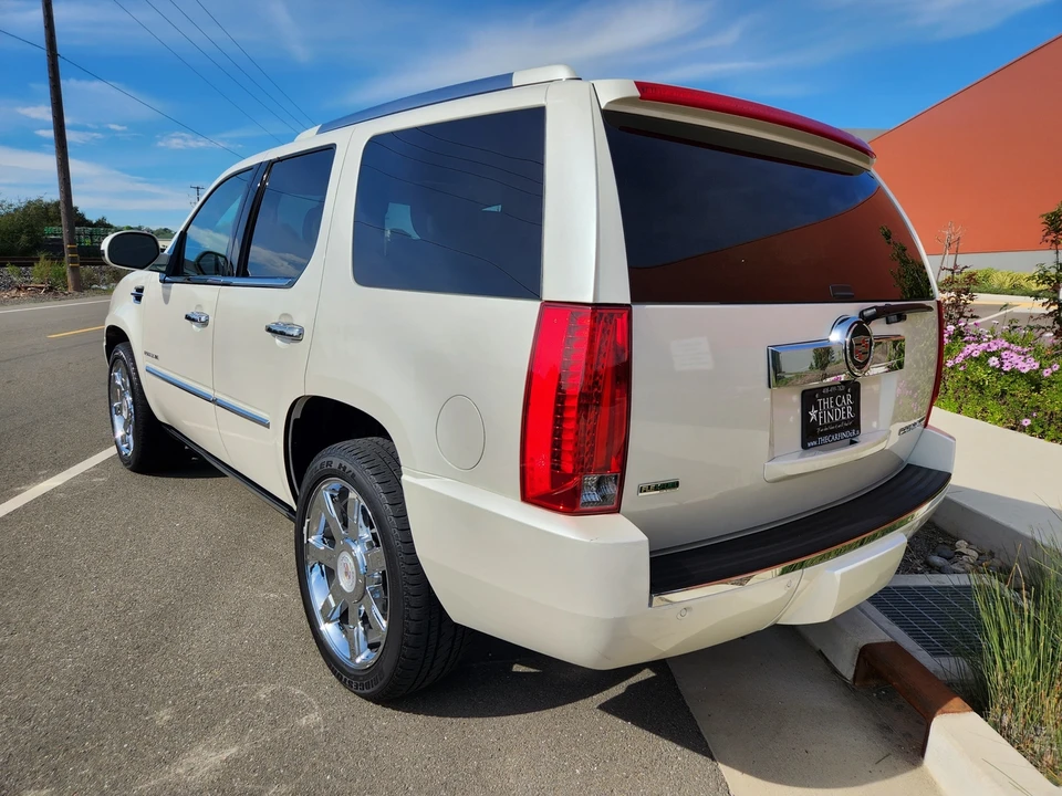2011 Cadillac Escalade & EXT 3rd Gen - Image 19 of 31