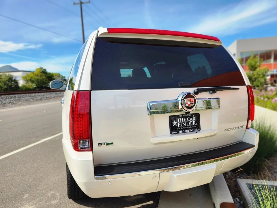 2011 Cadillac Escalade & EXT 3rd Gen - Image 22 of 31