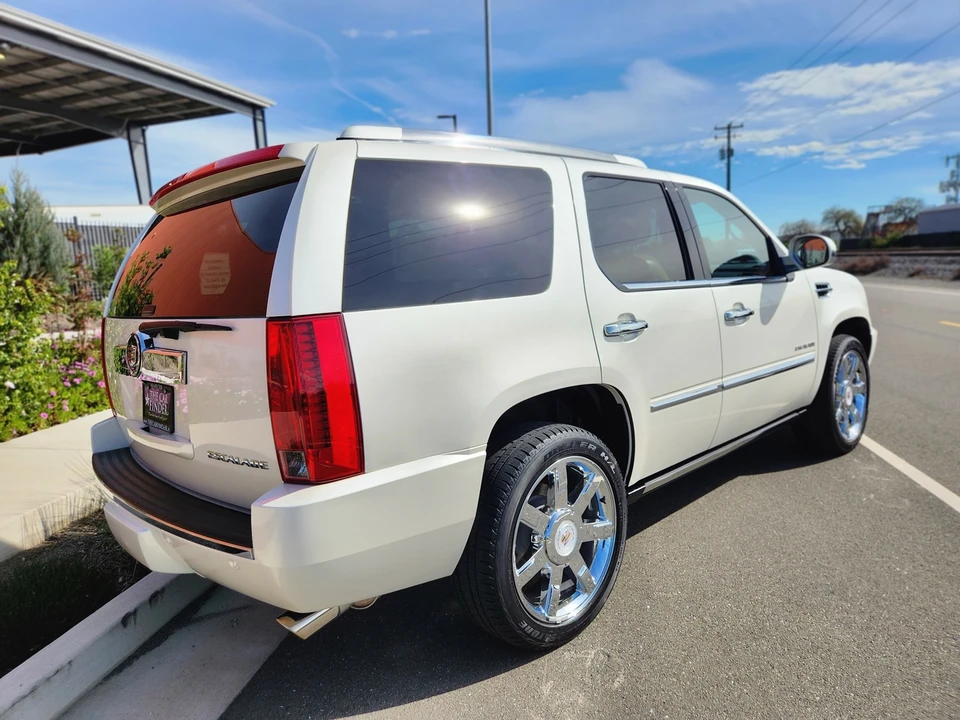2011 Cadillac Escalade & EXT 3rd Gen - Image 30 of 31