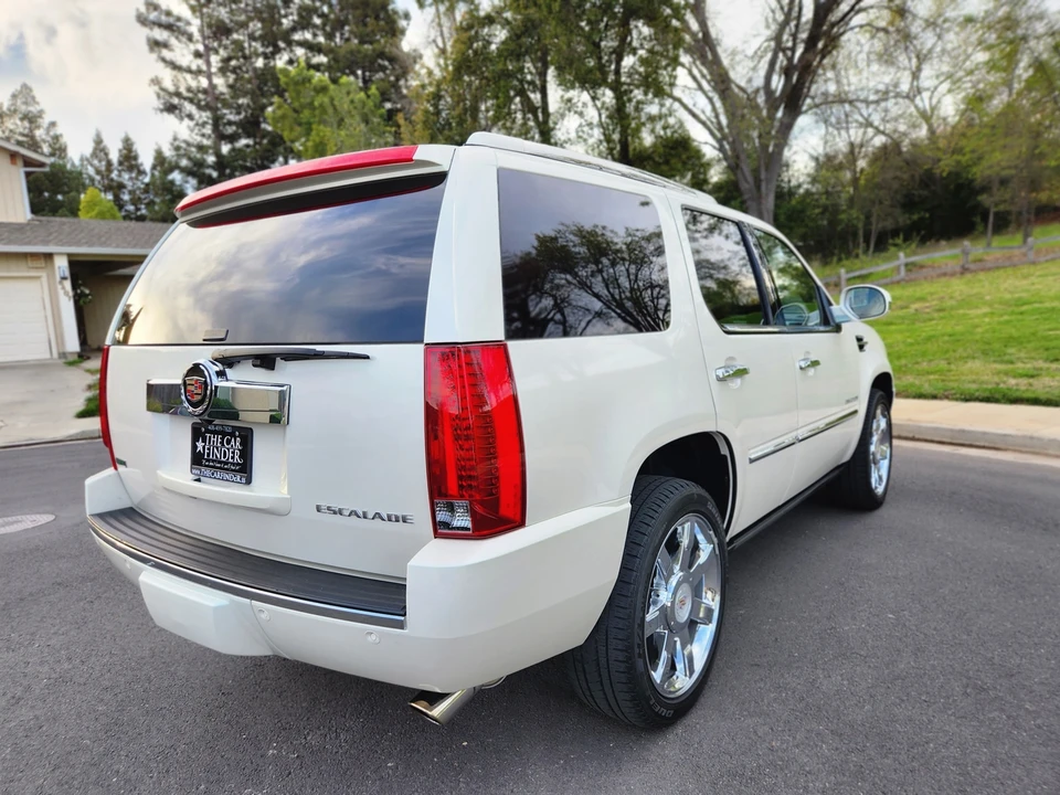 2011 Cadillac Escalade & EXT 3rd Gen - Image 26 of 31
