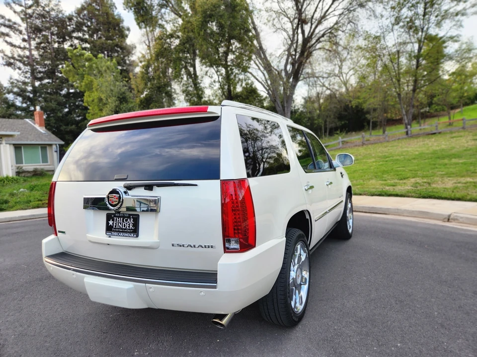 2011 Cadillac Escalade & EXT 3rd Gen - Image 25 of 31