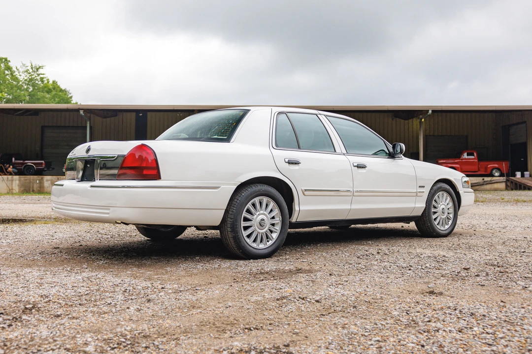 2011 Mercury Grand Marquis - Image 8 of 31