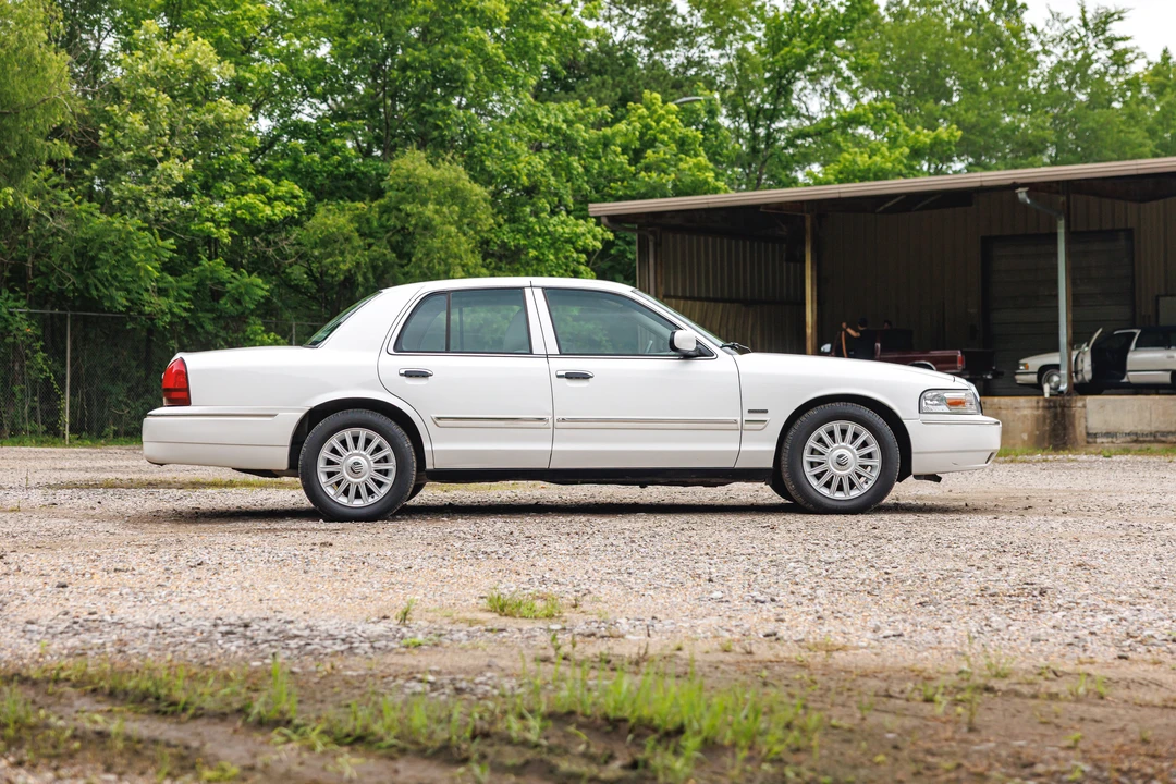 2011 Mercury Grand Marquis - Image 7 of 31