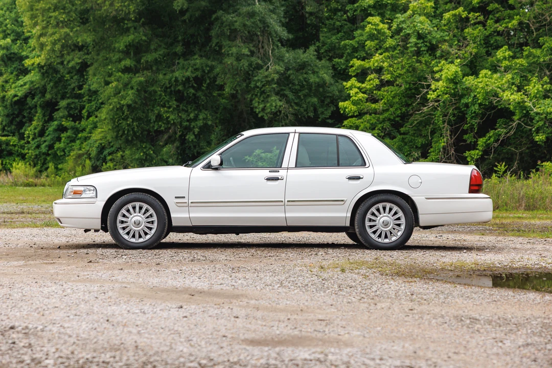 2011 Mercury Grand Marquis - Image 13 of 31