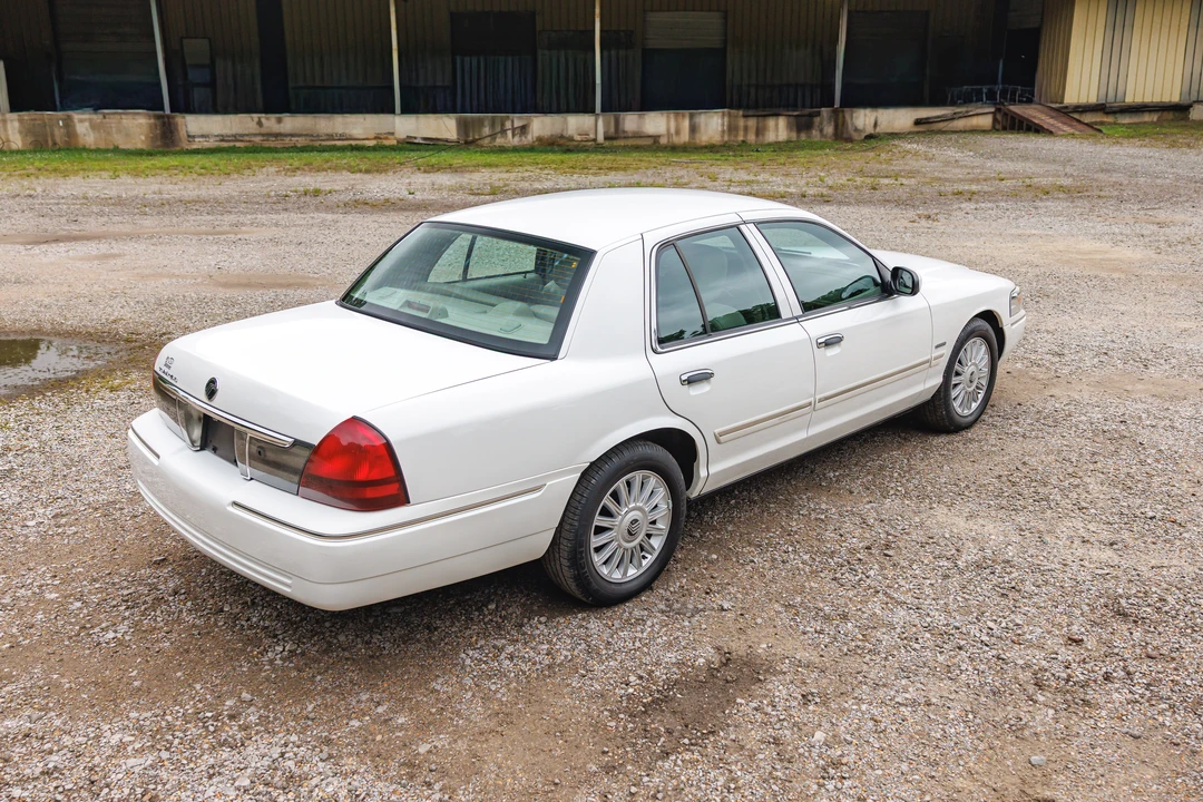 2011 Mercury Grand Marquis - Image 9 of 31