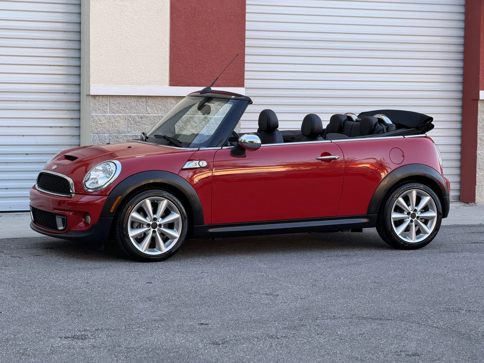 2011 Mini Mini 2nd Gen - Image 2 of 31