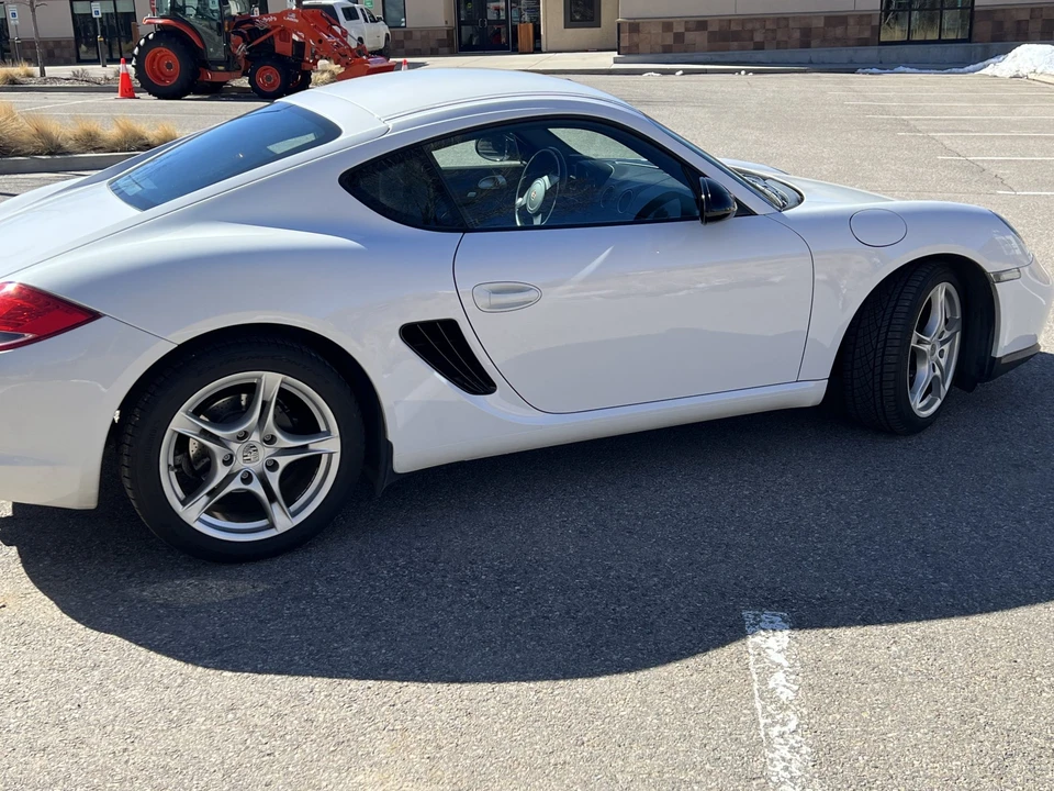 2011 Porsche 987 Cayman - Image 24 of 31
