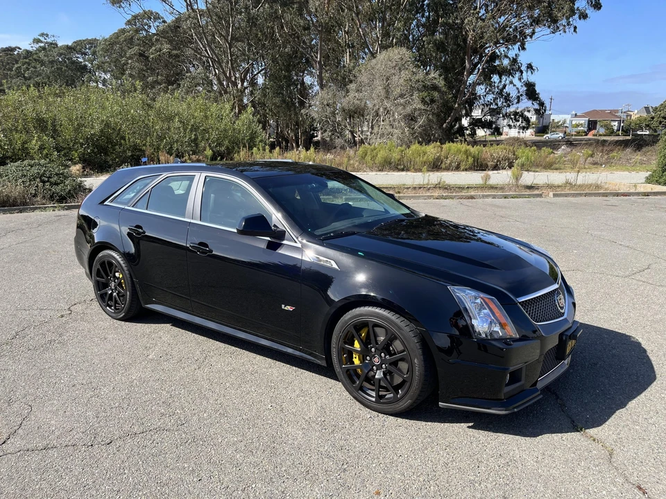 2014 Cadillac CTS-V 3rd Gen - Image 2 of 31