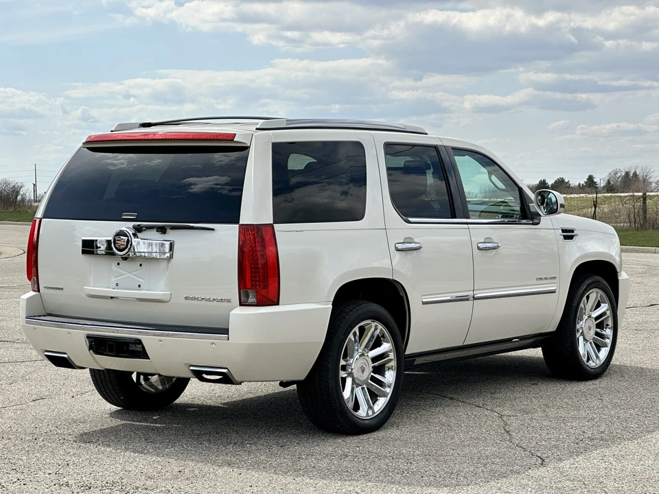 2014 Cadillac Escalade & EXT 3rd Gen - Image 11 of 31