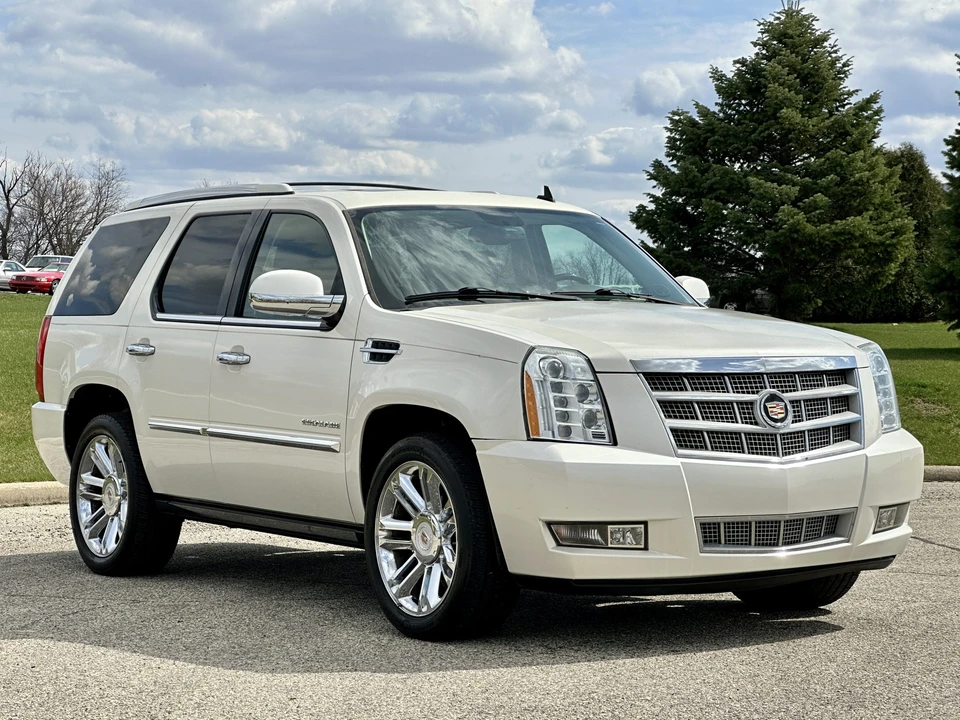 2014 Cadillac Escalade & EXT 3rd Gen - Image 13 of 31