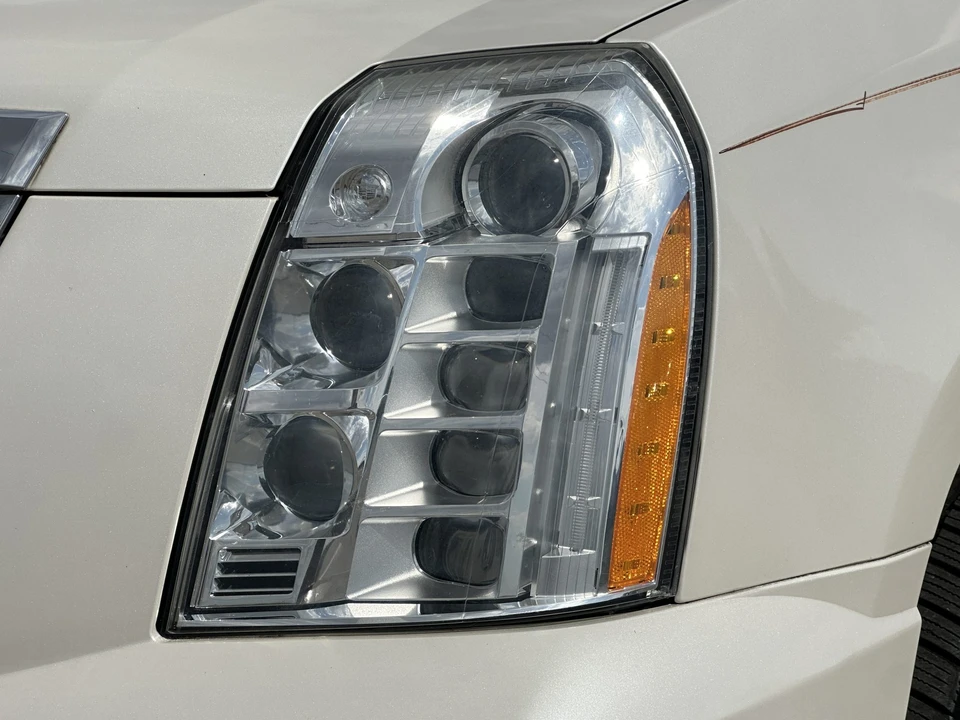 2014 Cadillac Escalade & EXT 3rd Gen - Image 16 of 31