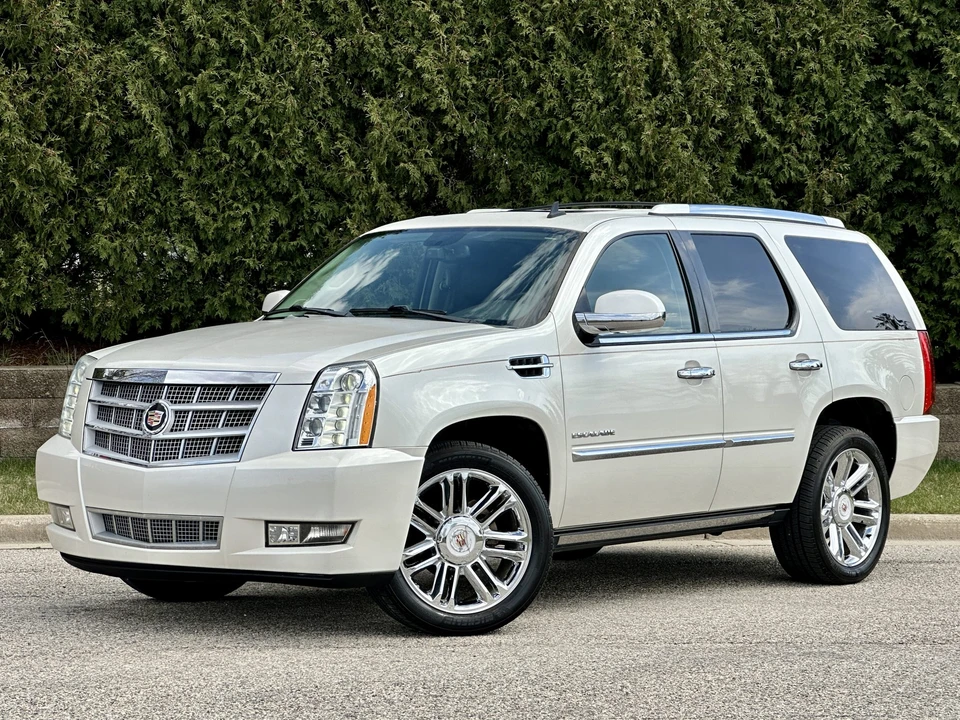 2014 Cadillac Escalade & EXT 3rd Gen - Image 3 of 31