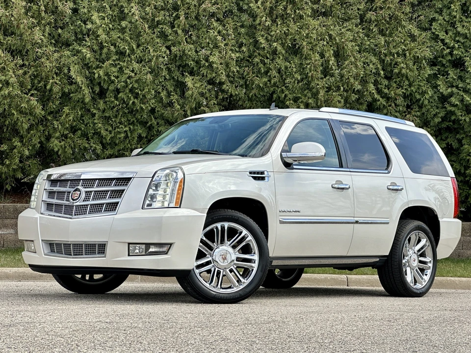 2014 Cadillac Escalade & EXT 3rd Gen - Image 4 of 31