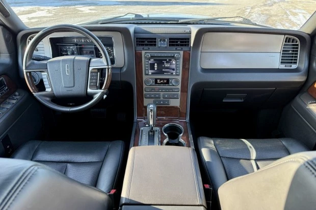 2014 Lincoln Navigator 3rd Gen - Image 5 of 8